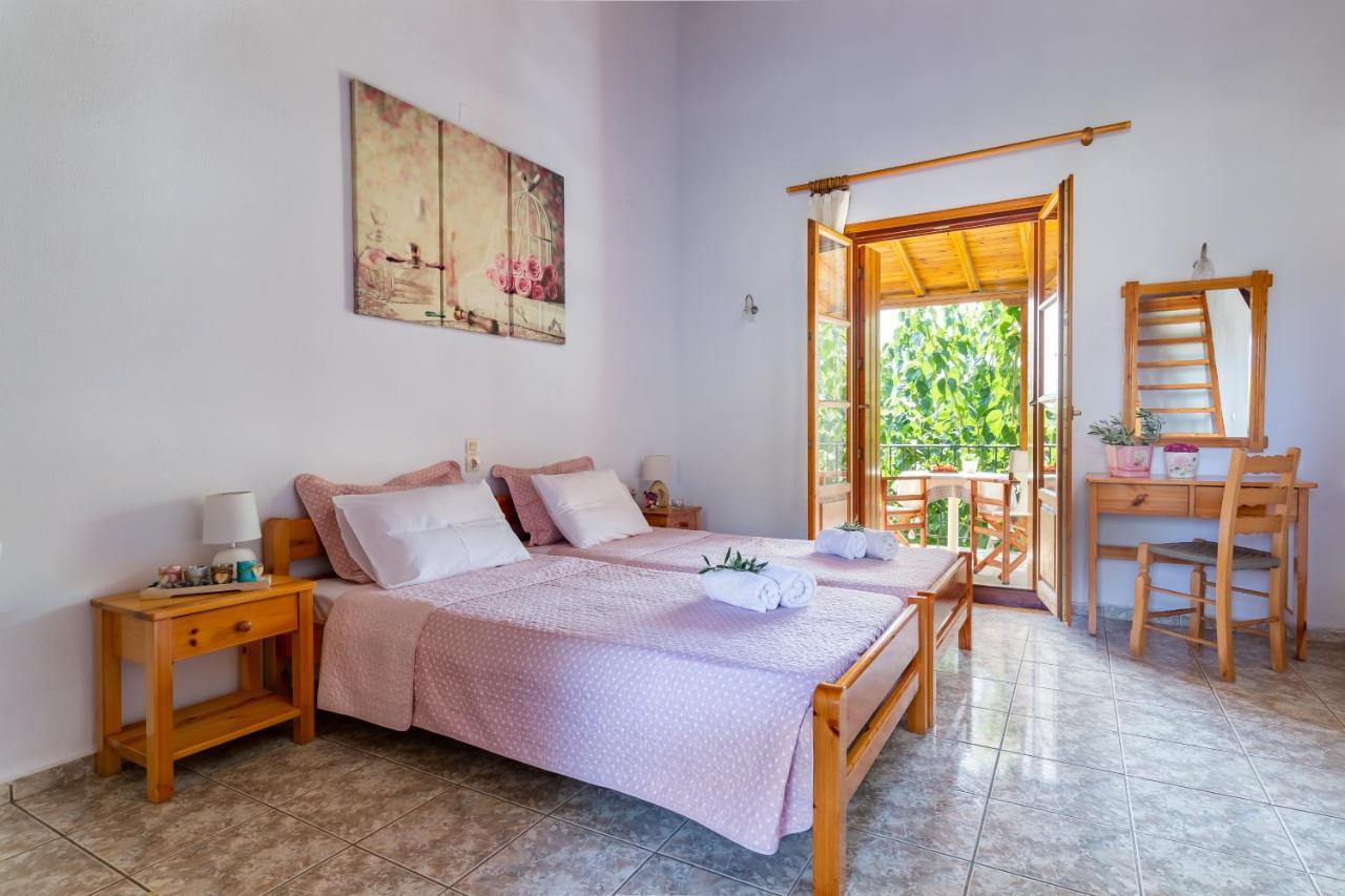 Smaragdi Rooms And Studios Σκόπελος Εξωτερικό φωτογραφία