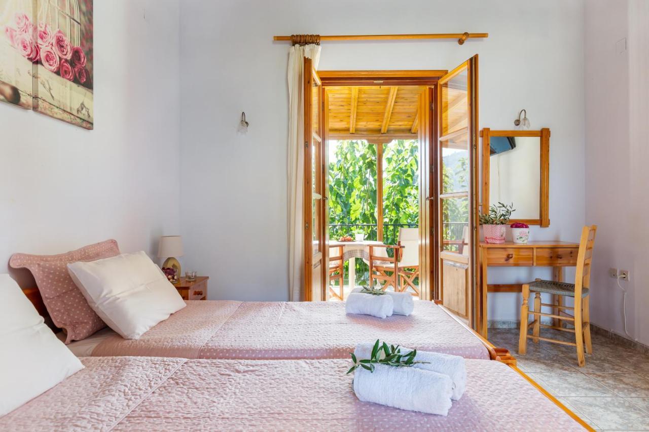 Smaragdi Rooms And Studios Σκόπελος Εξωτερικό φωτογραφία