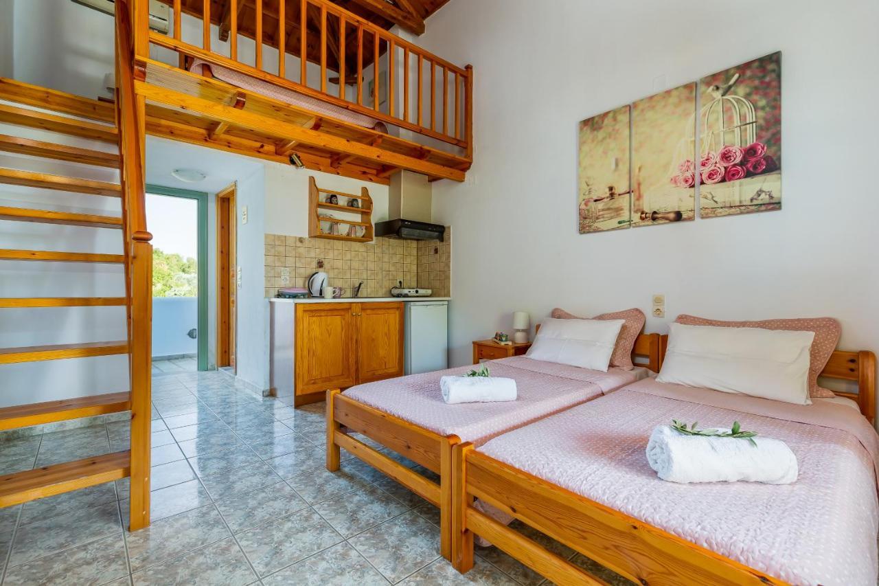 Smaragdi Rooms And Studios Σκόπελος Εξωτερικό φωτογραφία